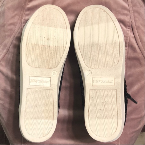 SZ 5, 7 Wmn Betsey Johnson Peacock Sequin sneakers - Picture 6 of 7